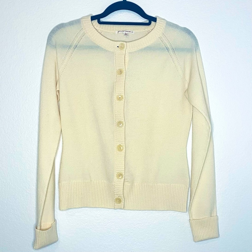 Preowned Banana Republic merino wool sweater size medium